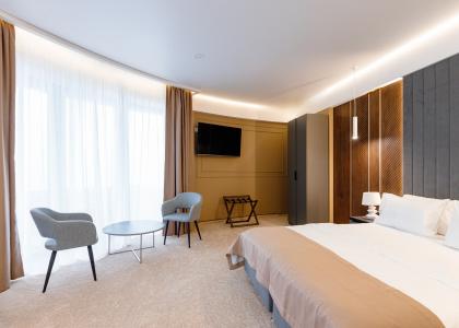 room 122 thumbnail 4