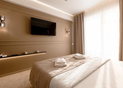 room 119 thumbnail 3