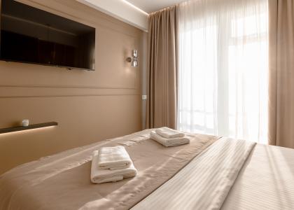 room 114 thumbnail 3
